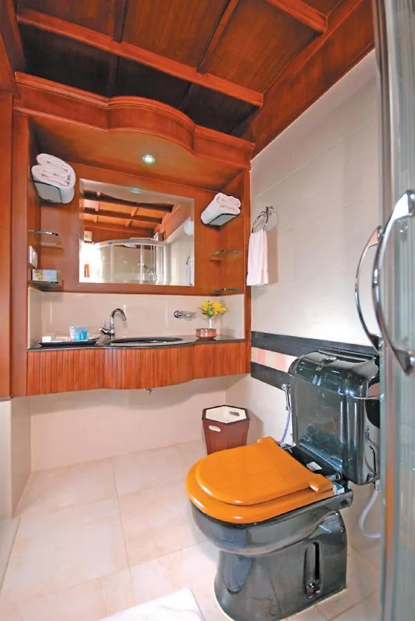 Sterling Houseboats Lake Palace, Alleppey Alappuzha 0*,